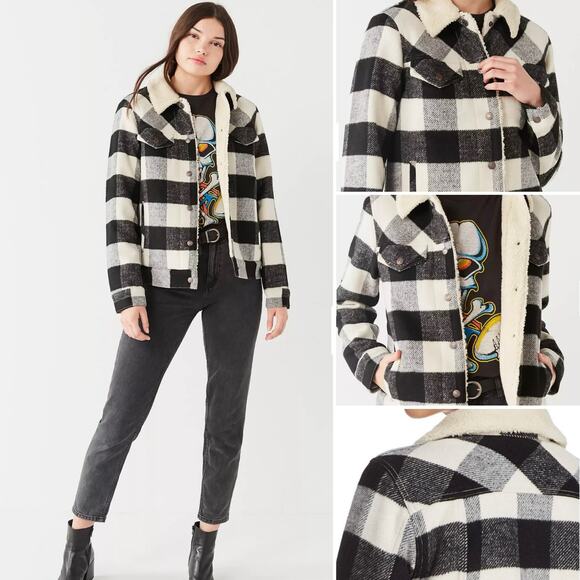 Levi’s Wool Boyfriend Sherpa Trucker Jacket Women’s Small - Picture 1 of 13